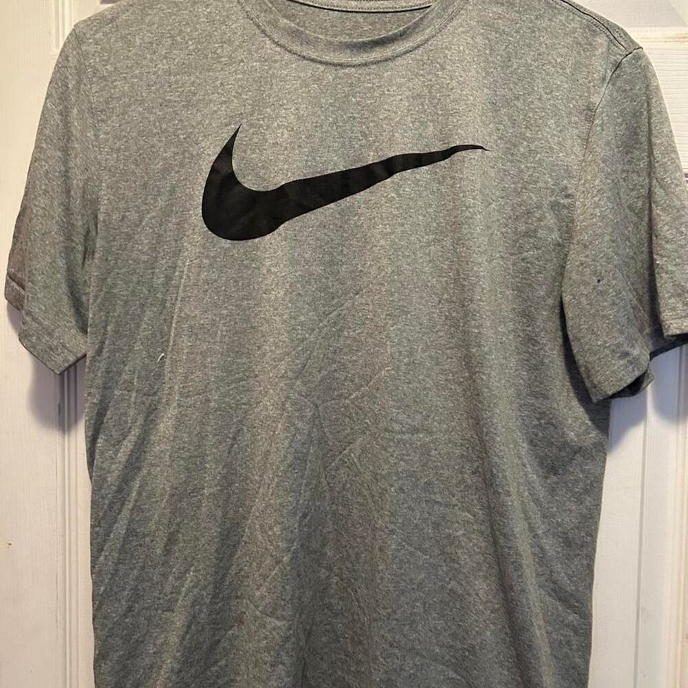 Nike Men's Grey T-shirt
